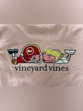 NEVER WORN Vineyard Vines Pink Swifty Short Sleeve Tee with Red and Yellow Print